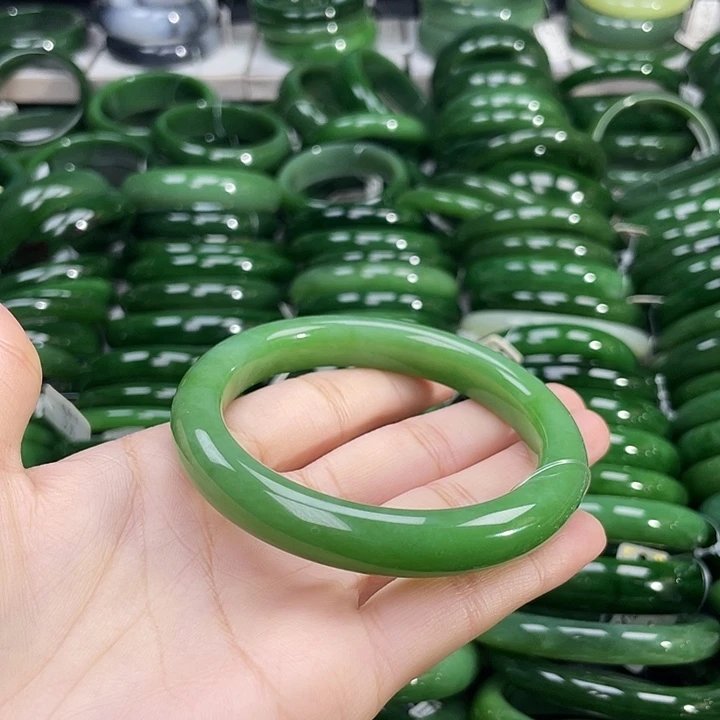 未镶嵌手镯和田玉（碧玉）