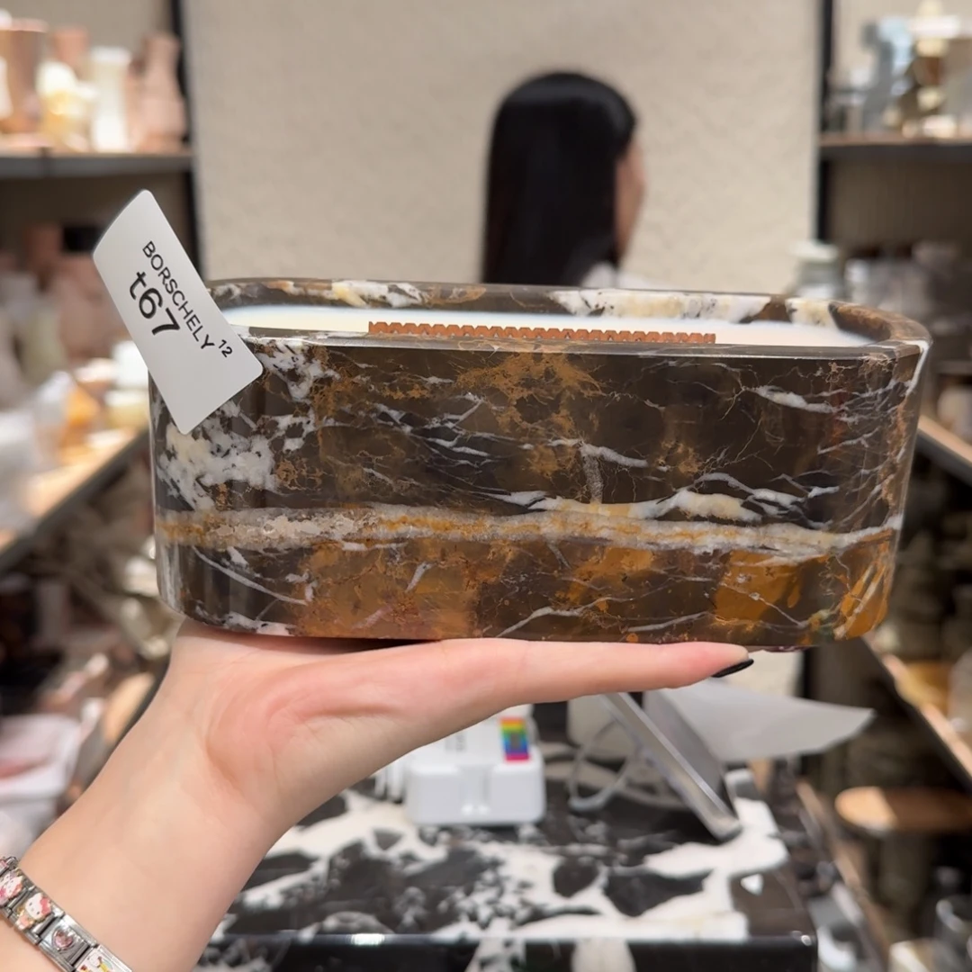 大理石t67。 爱。 氧化