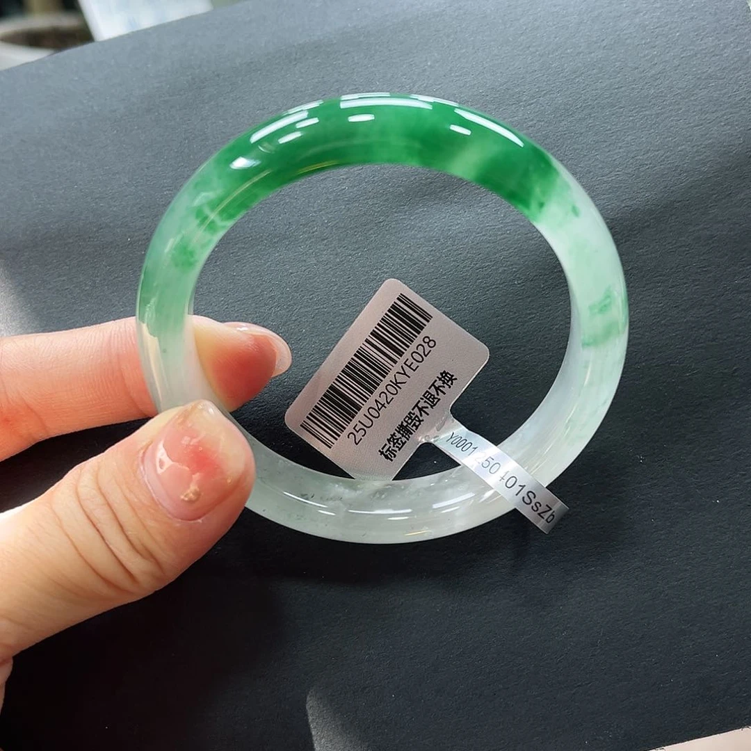 石英质玉手镯未镶嵌汤汤54