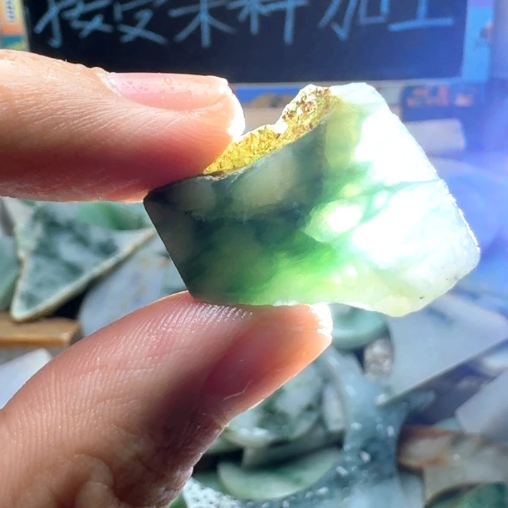 翡翠未镶嵌颈饰575545