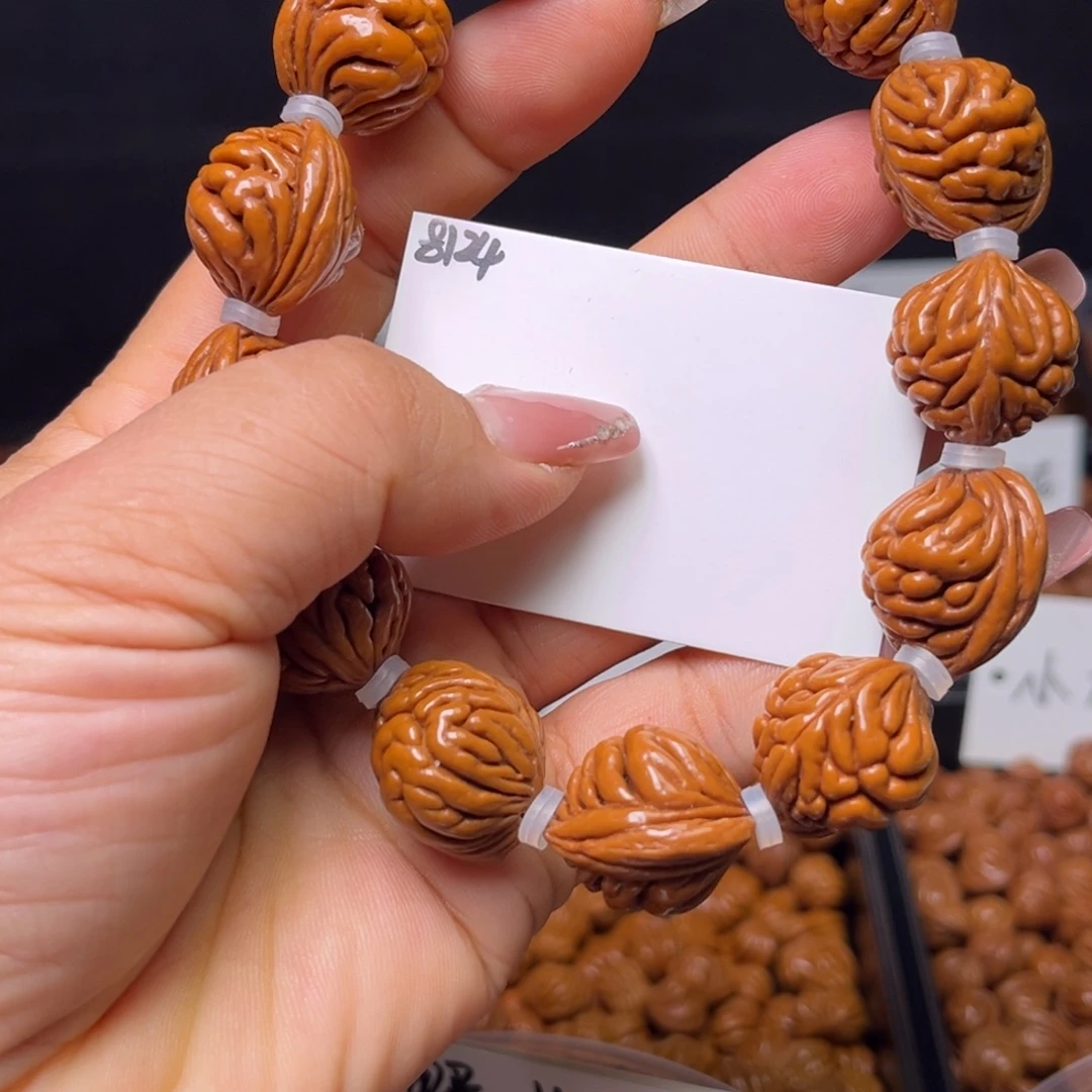 手串桃核霸王龙18左右成品