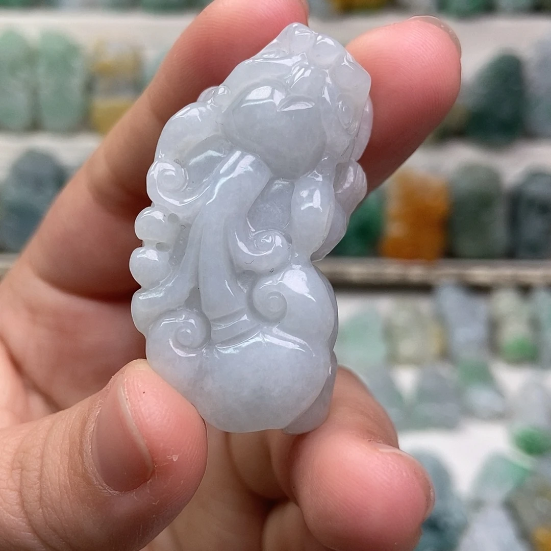 翡翠未镶嵌吊坠(赠链)