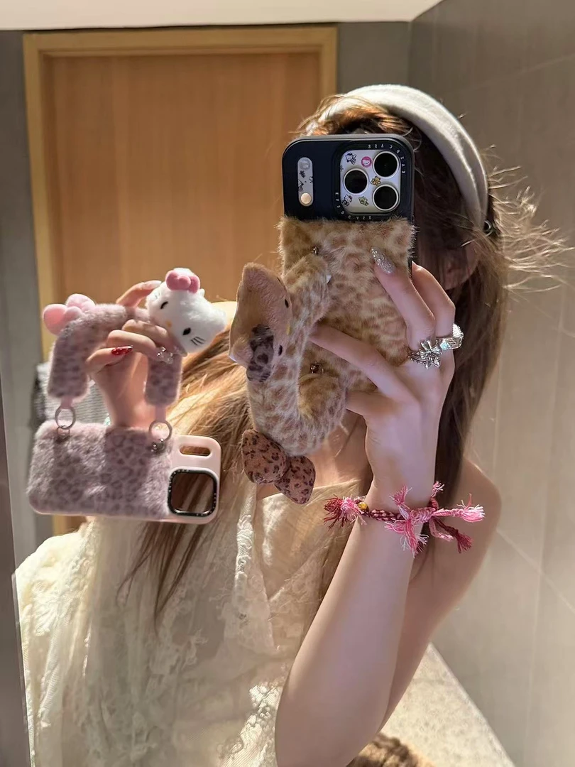 毛绒绒豹纹斜跨包可爱萌kt适用iphon17promax手机壳16苹果13/14女