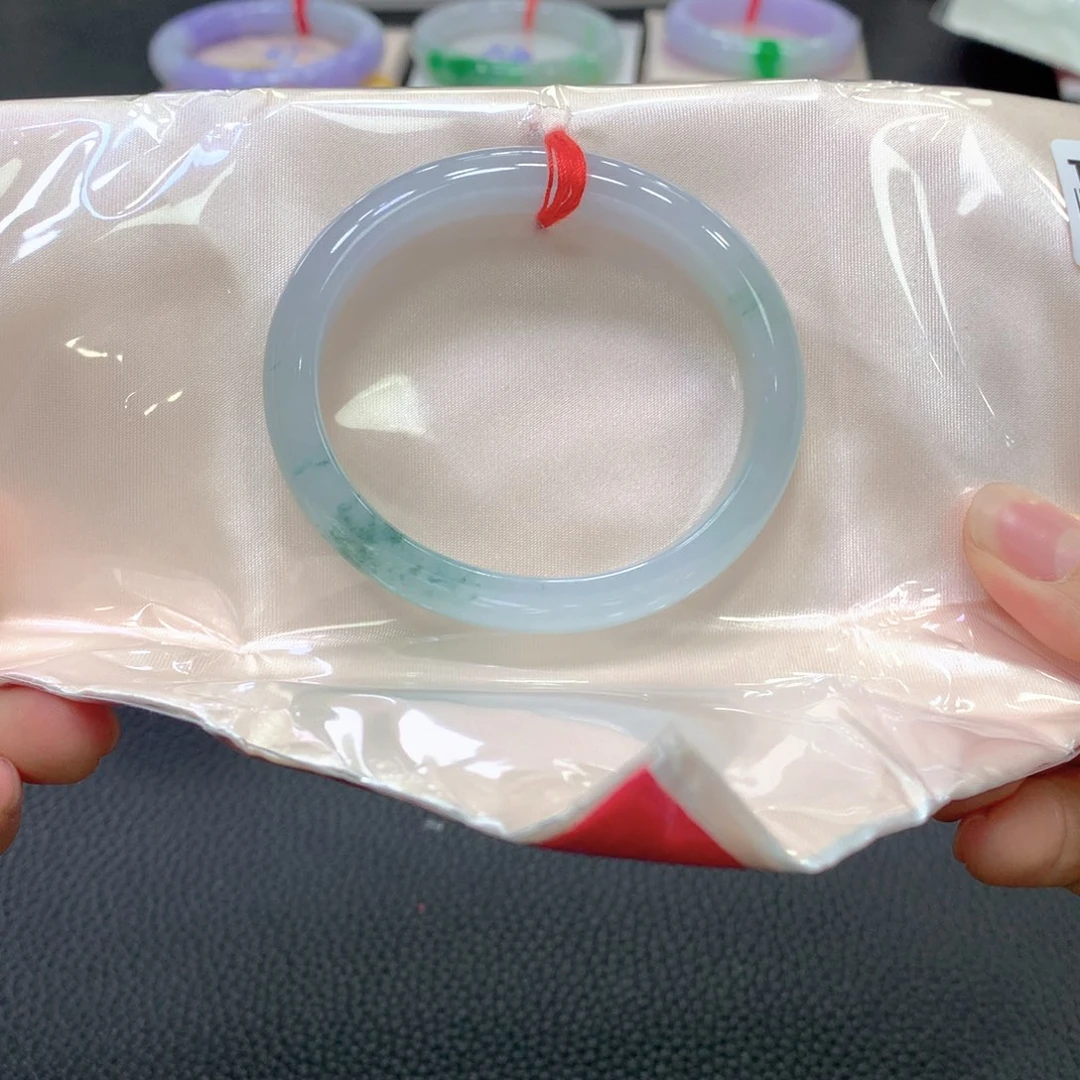 翡翠未镶嵌手镯贵妃