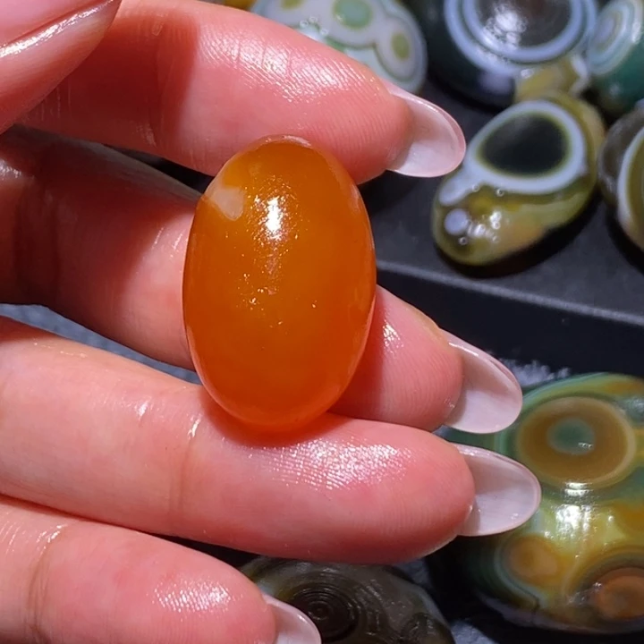 ****治玛瑙/玉髓未镶嵌珠宝奇石