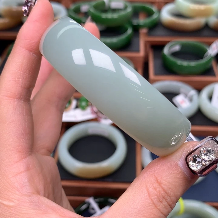 和田玉手镯5960圈口未镶嵌