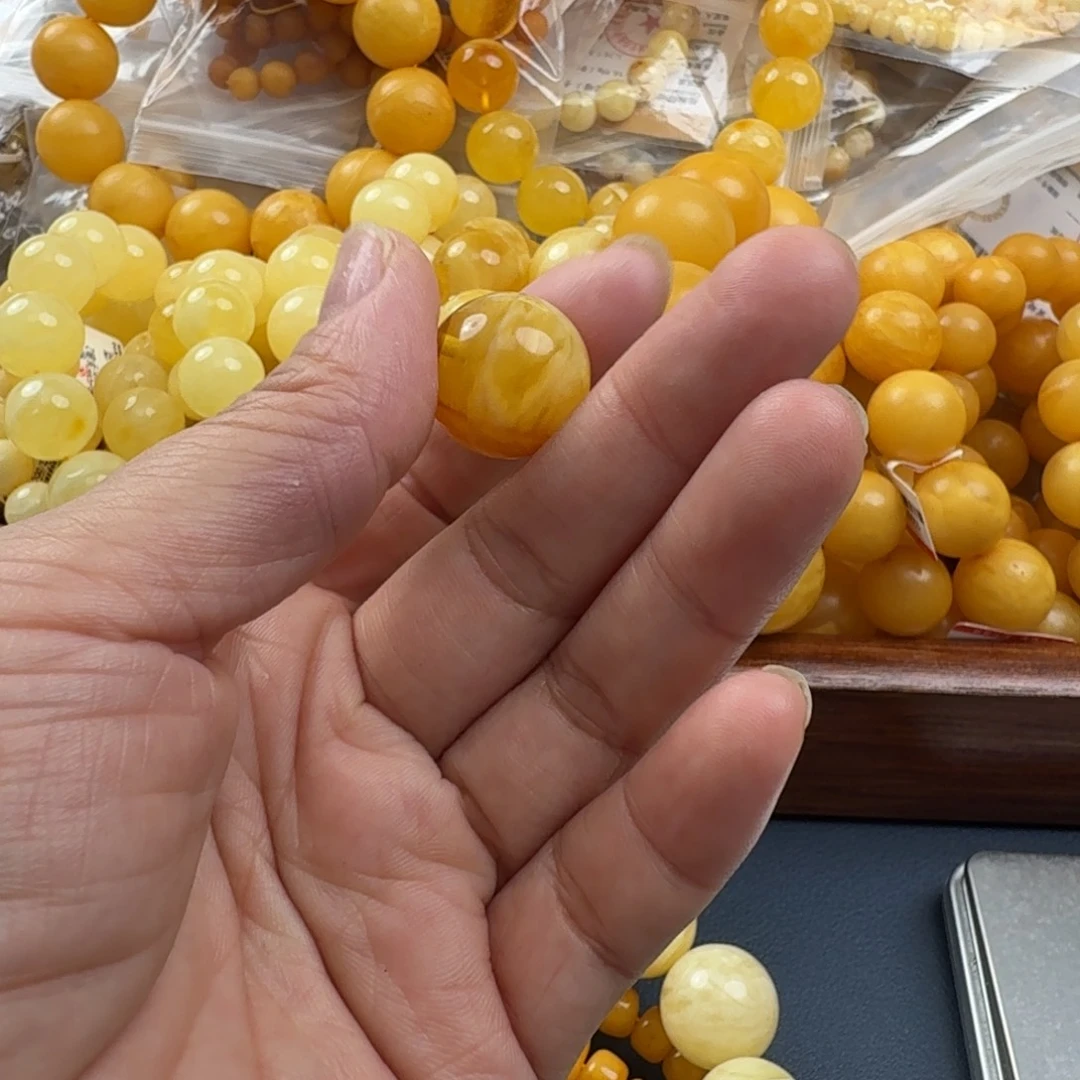 未镶嵌琥珀珠宝奇石