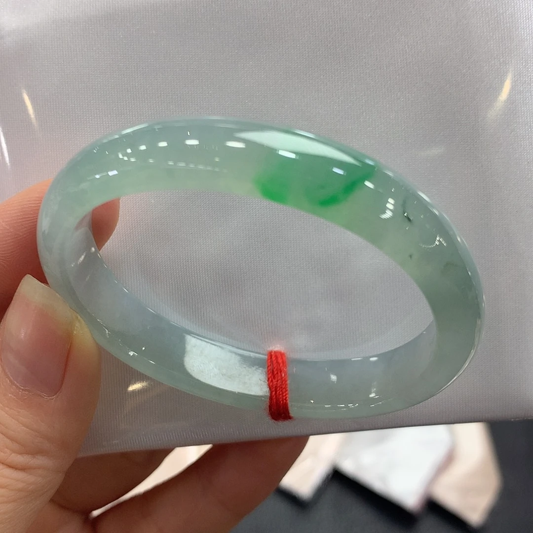 翡翠未镶嵌手镯52贵妃