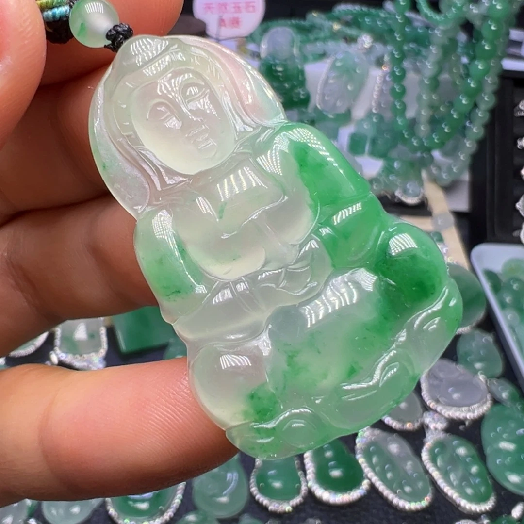 石英质玉（非洲翠）未镶嵌颈饰