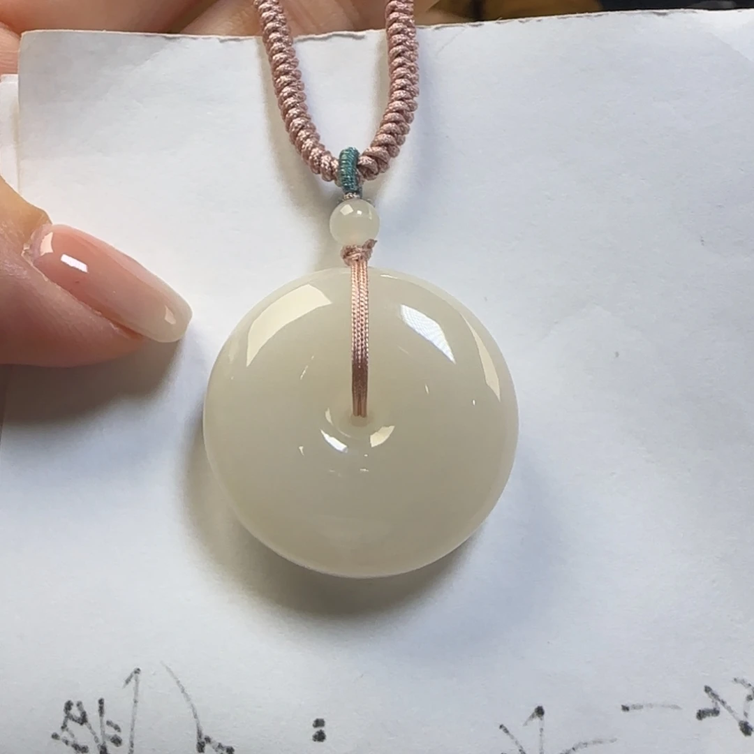 小****和田玉未镶嵌颈饰