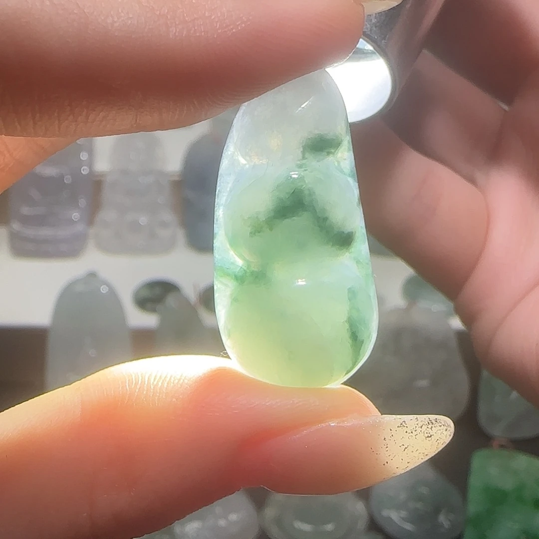 翡翠未镶嵌颈饰天然缅甸翡翠福豆