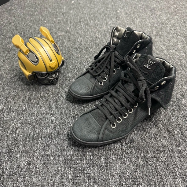 95新 LouisVuitton/路易威登 /36码/黑色满印高帮板鞋/公价6200/