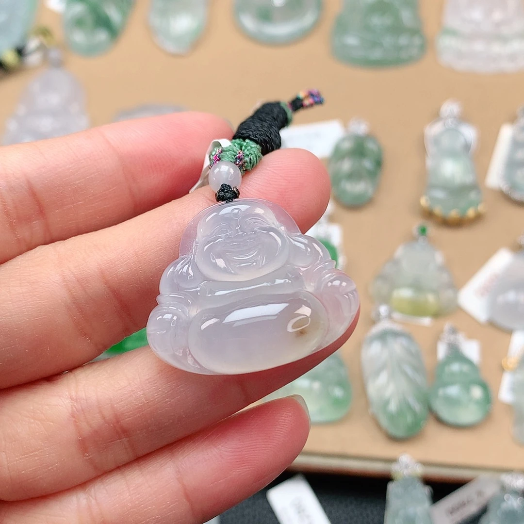 翡翠颈饰未镶嵌佛公