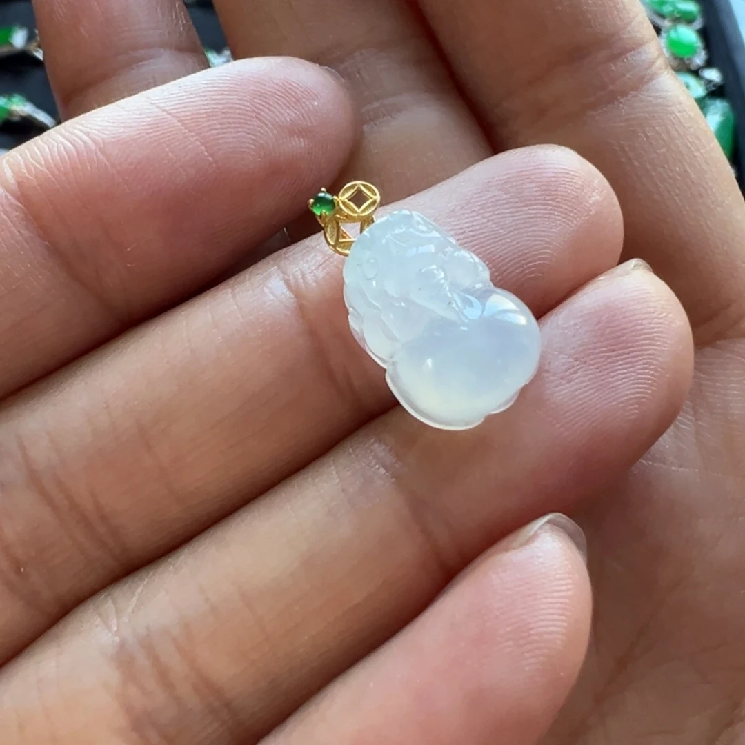 翡翠颈饰18K金镶嵌翡翠