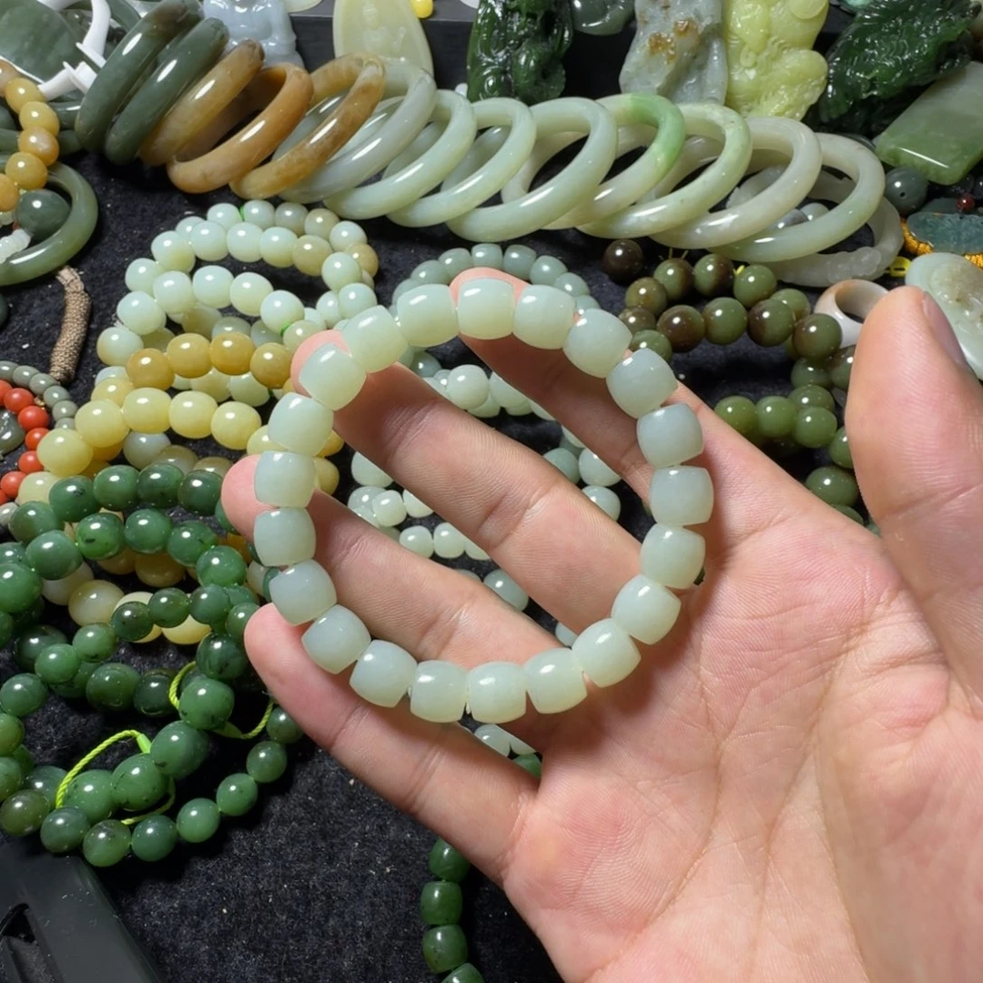 和田玉未镶嵌手串