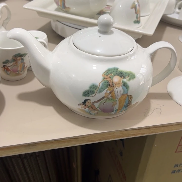 白瓷员**街陶瓷制品复古壶
