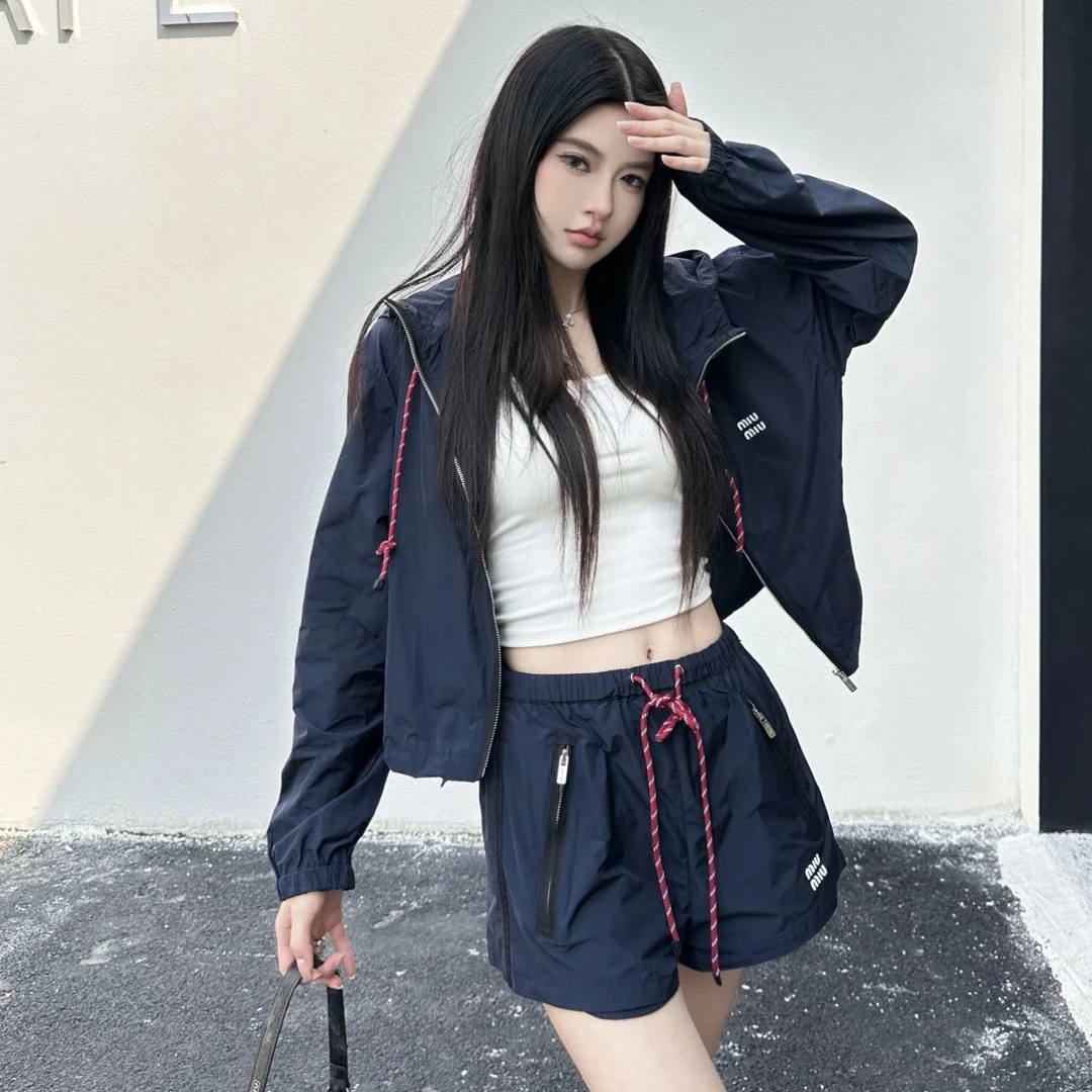 99新 MIU MIU/缪缪 2dd136/Logo字母印花系带休闲短裤 尼龙 40码