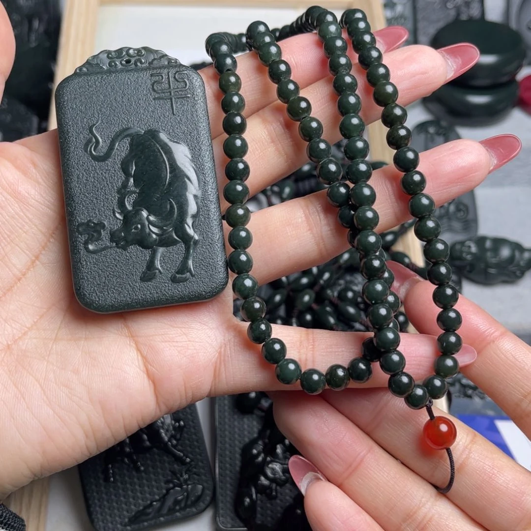 和田玉颈饰未镶嵌图**尔