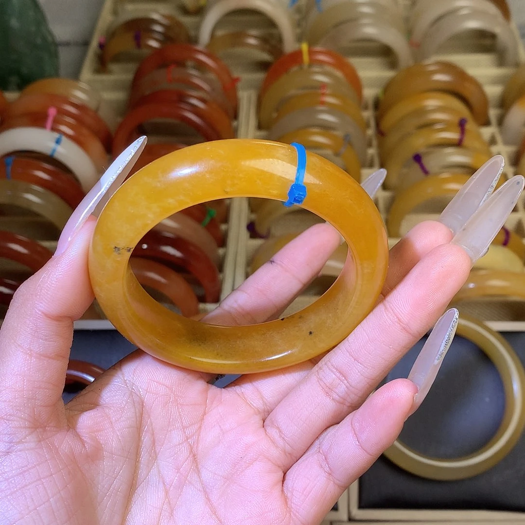 石英质玉未镶嵌手镯