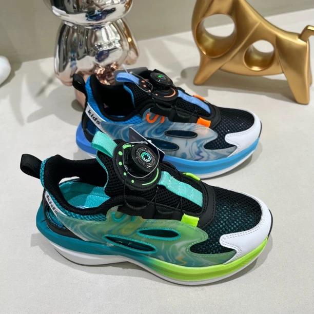 031透气运动鞋男童透气防臭网鞋夏季篮球鞋夏季镂空碳板跑鞋