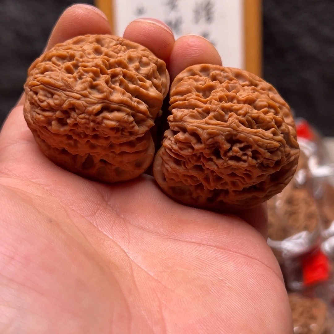 ****r文玩核桃把件南疆43.5有磕