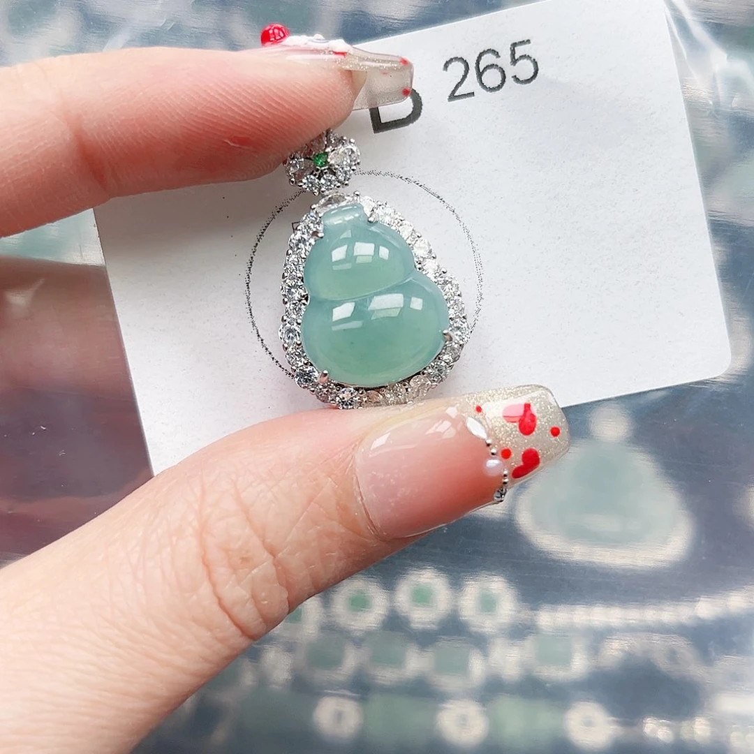 翡翠颈饰未镶嵌翡翠265