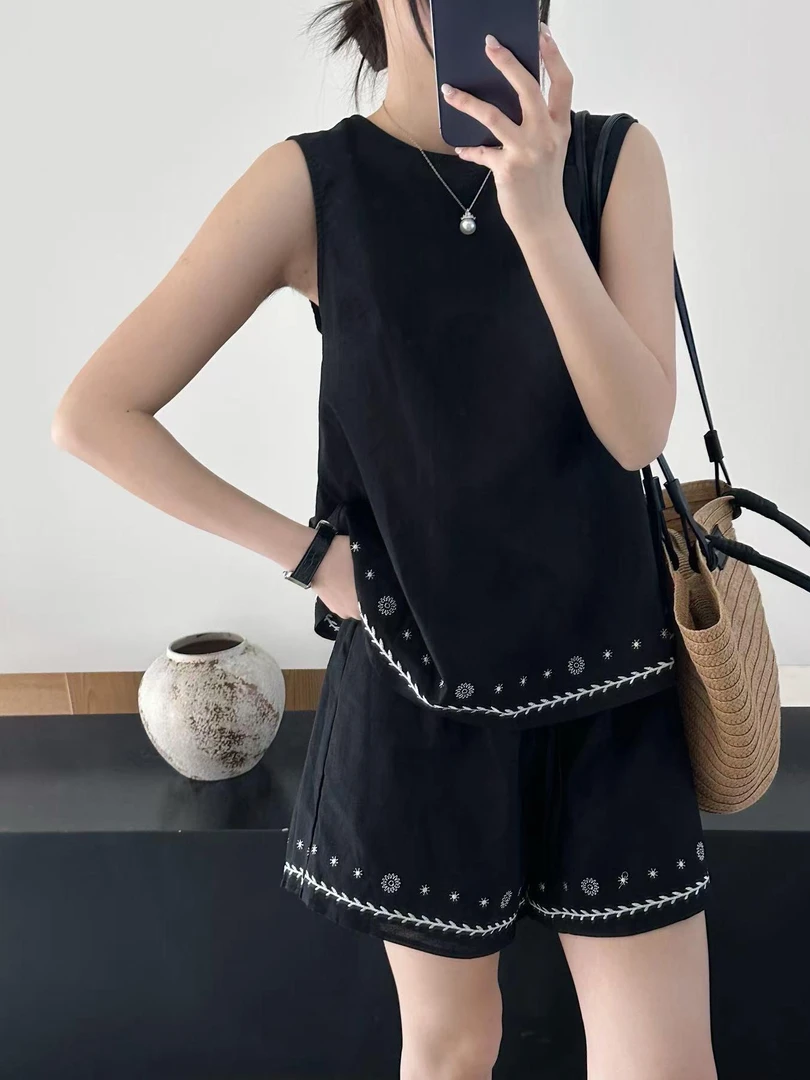 轻熟小众不撞款背心套装夏季新款牛仔无袖上衣短裤设计感两件套