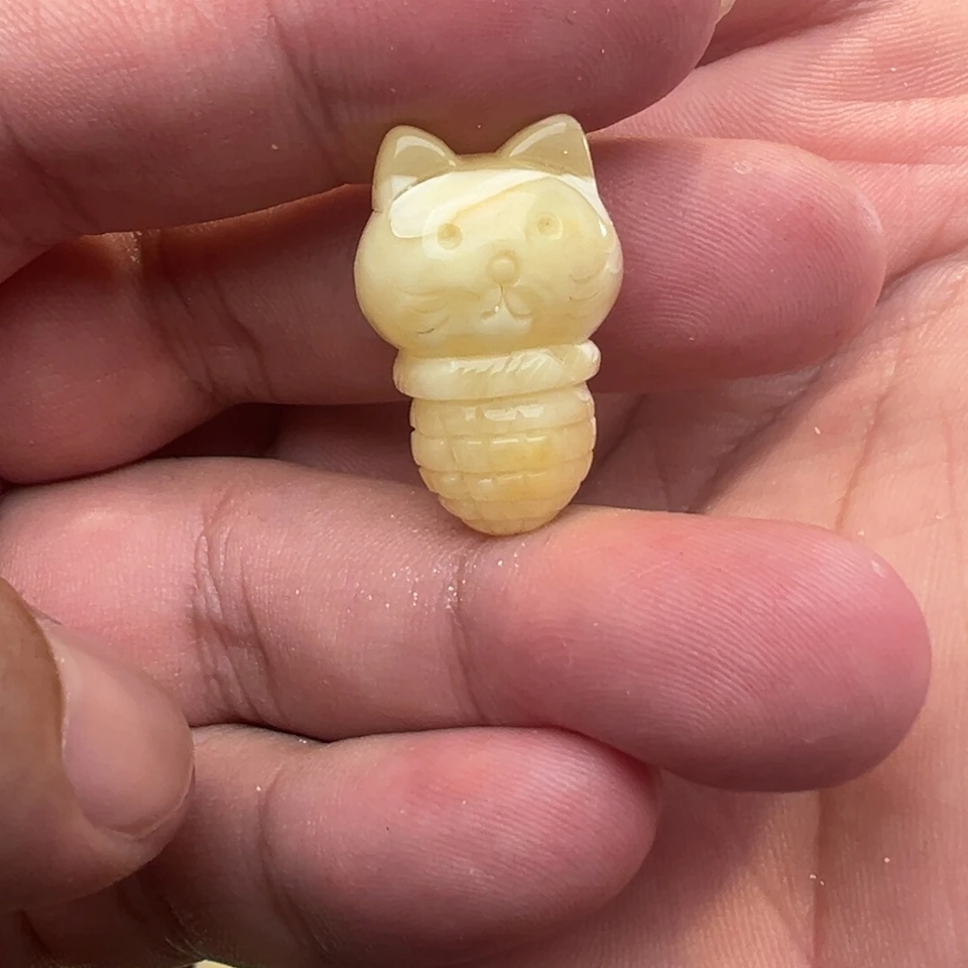 神***只琥珀未镶嵌珠宝奇石小猫三通