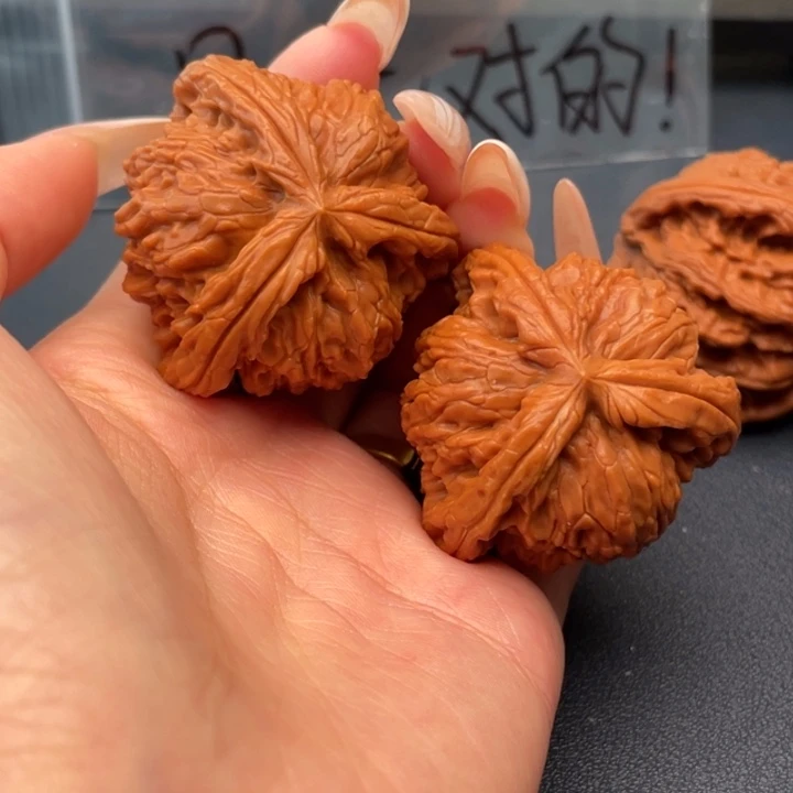 核***桃文玩核桃吊坠白狮子