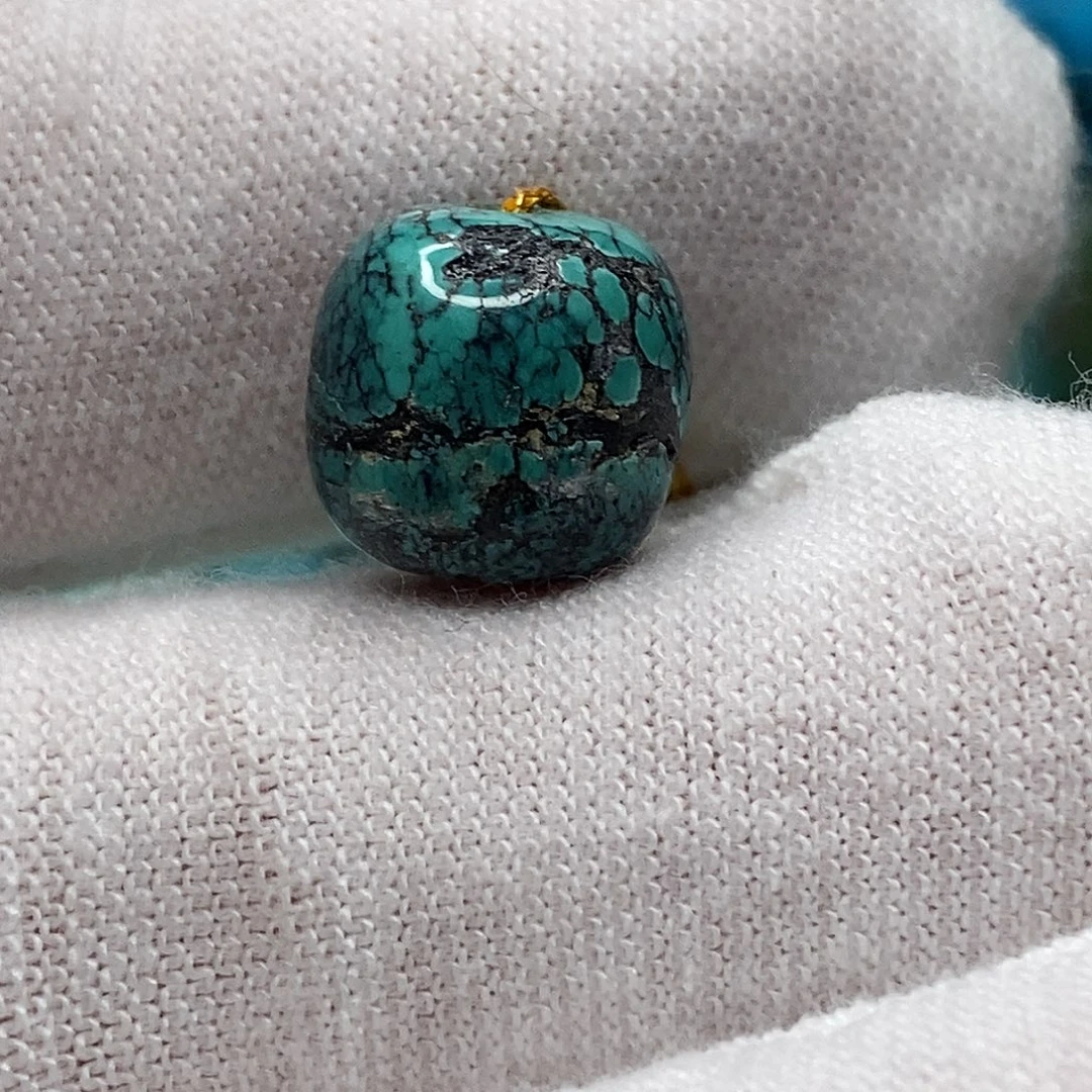 绿松石未镶嵌天然原矿 地大质检10.5mm