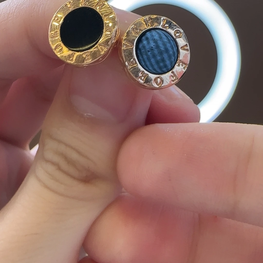 玛瑙/玉髓18K金镶嵌黑饼耳钉