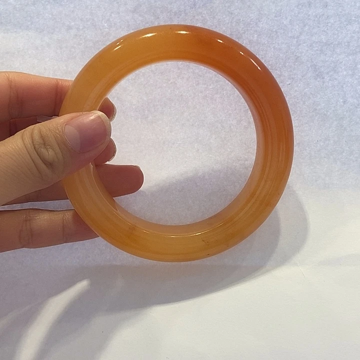 石英质玉（黄龙玉）手镯未镶嵌星**点