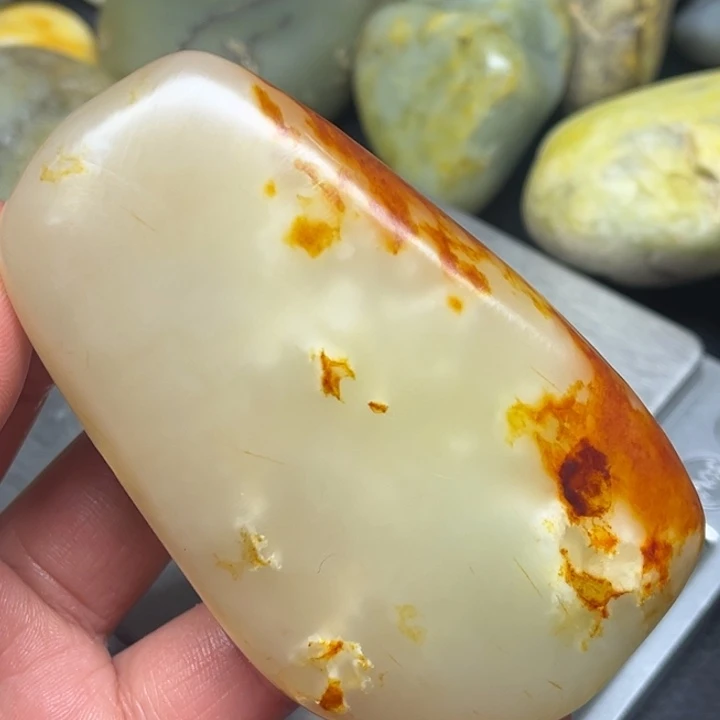 和田玉颈饰未镶嵌多****电