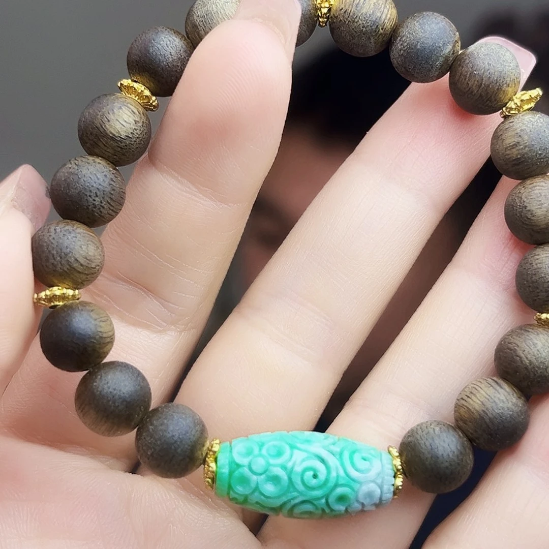 翡翠未镶嵌颈饰手链