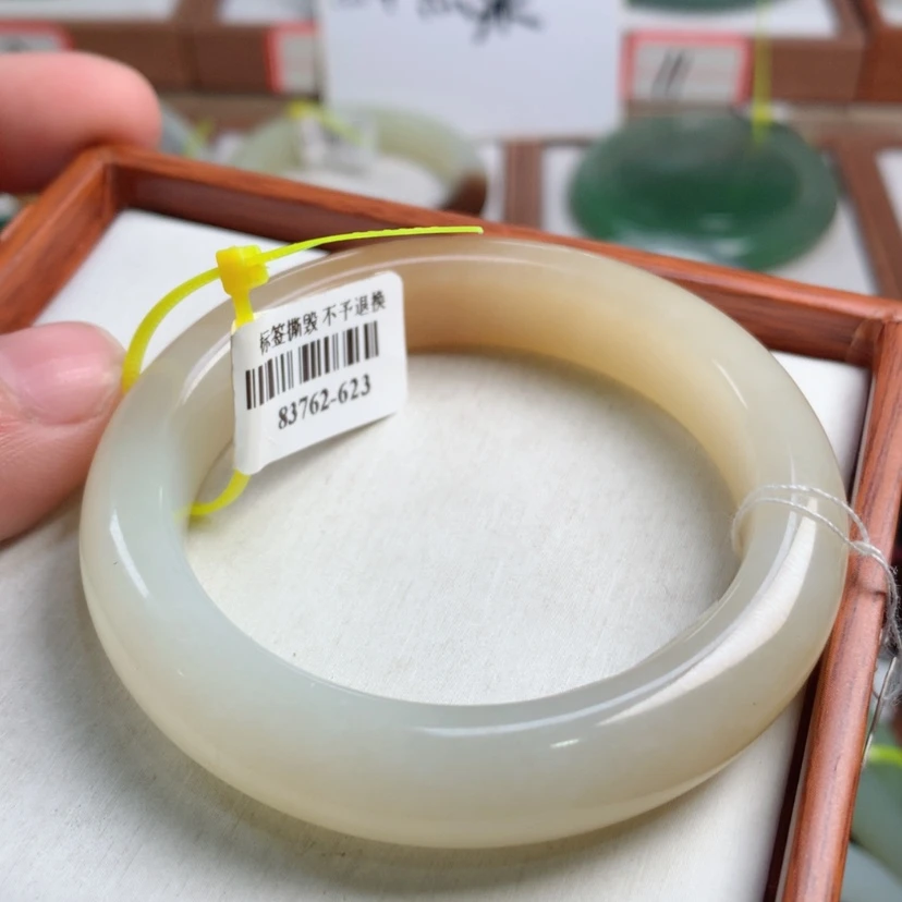 【闪购商品】和田玉手镯未镶嵌