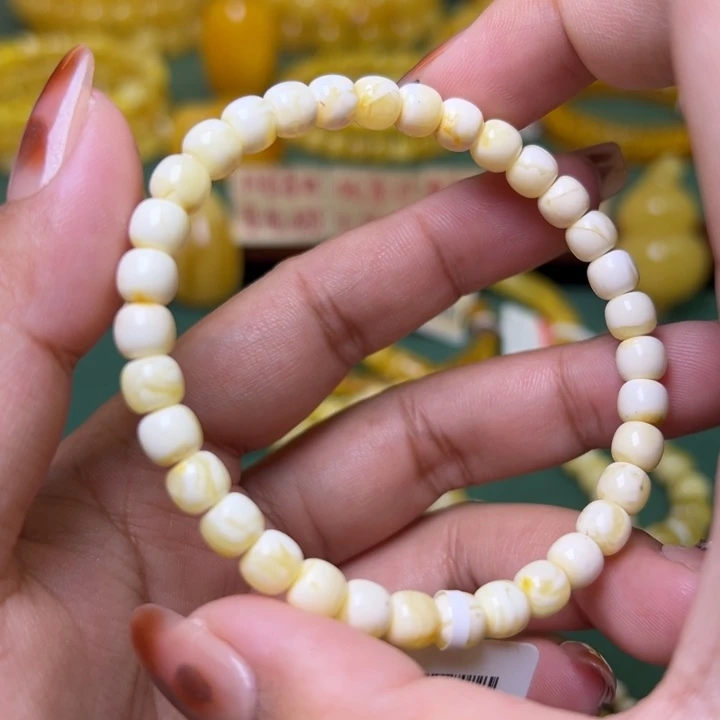 蜜蜡未镶嵌珠宝奇石