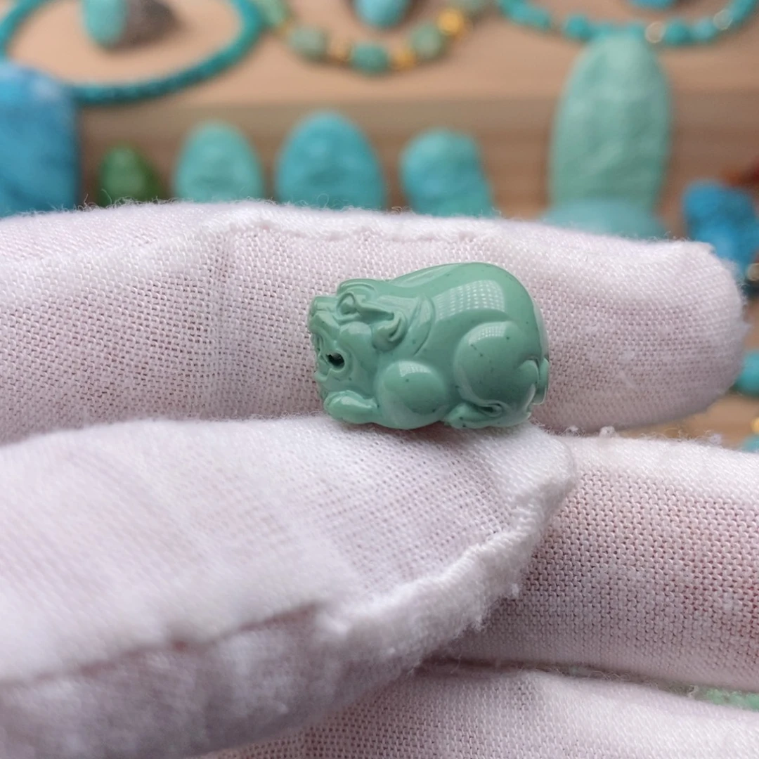 绿松石未镶嵌挂件