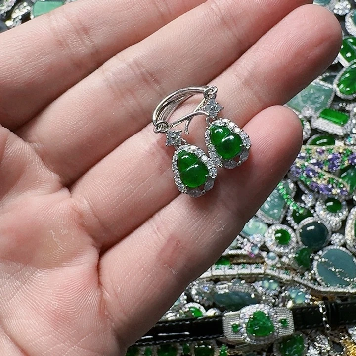 翡翠颈饰未镶嵌天然A货翡翠放漏