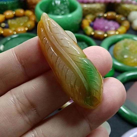 翡翠未镶嵌挂件翡翠