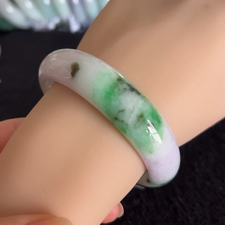 翡翠未镶嵌手镯编号93754圈口57.4