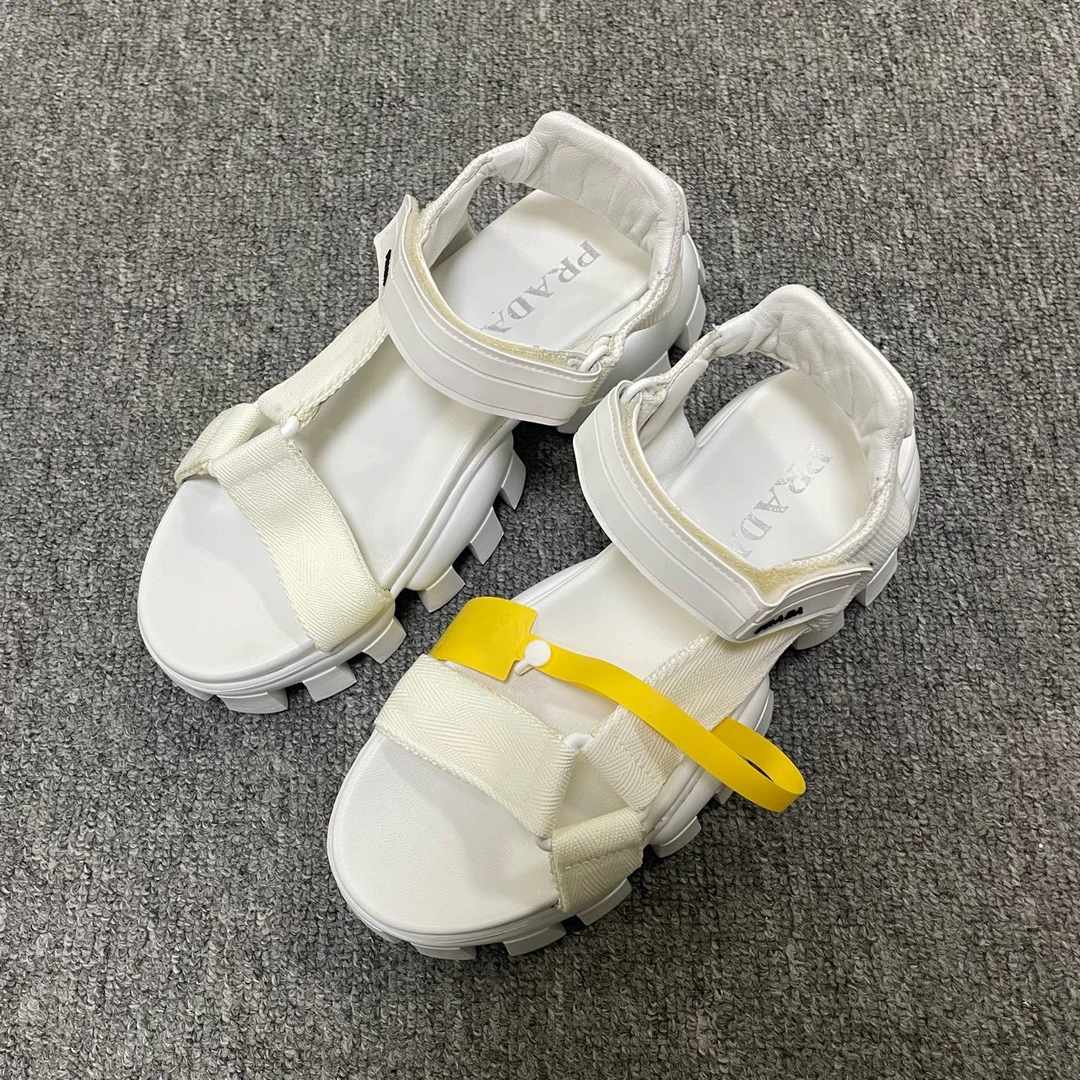 95新 Prada/普拉达 厚底魔术贴时尚凉凉鞋 37.5码/7560