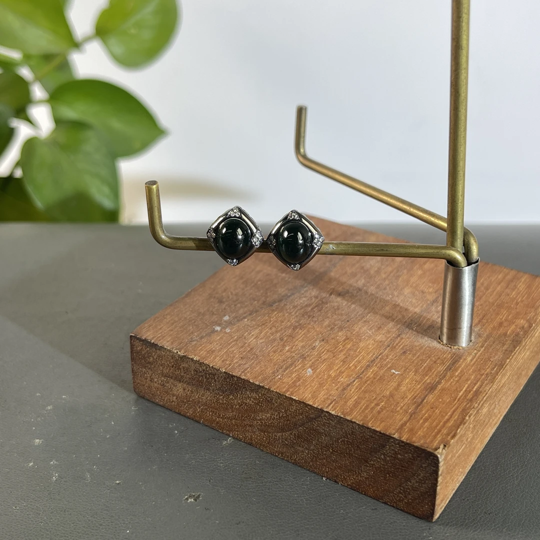 JXB27-180  黑色天然翡翠A货  黑-18K含钻镶嵌蛋面耳饰