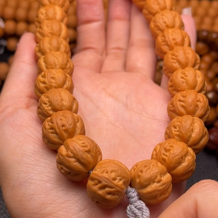 猴头核桃吊坠麻花手持