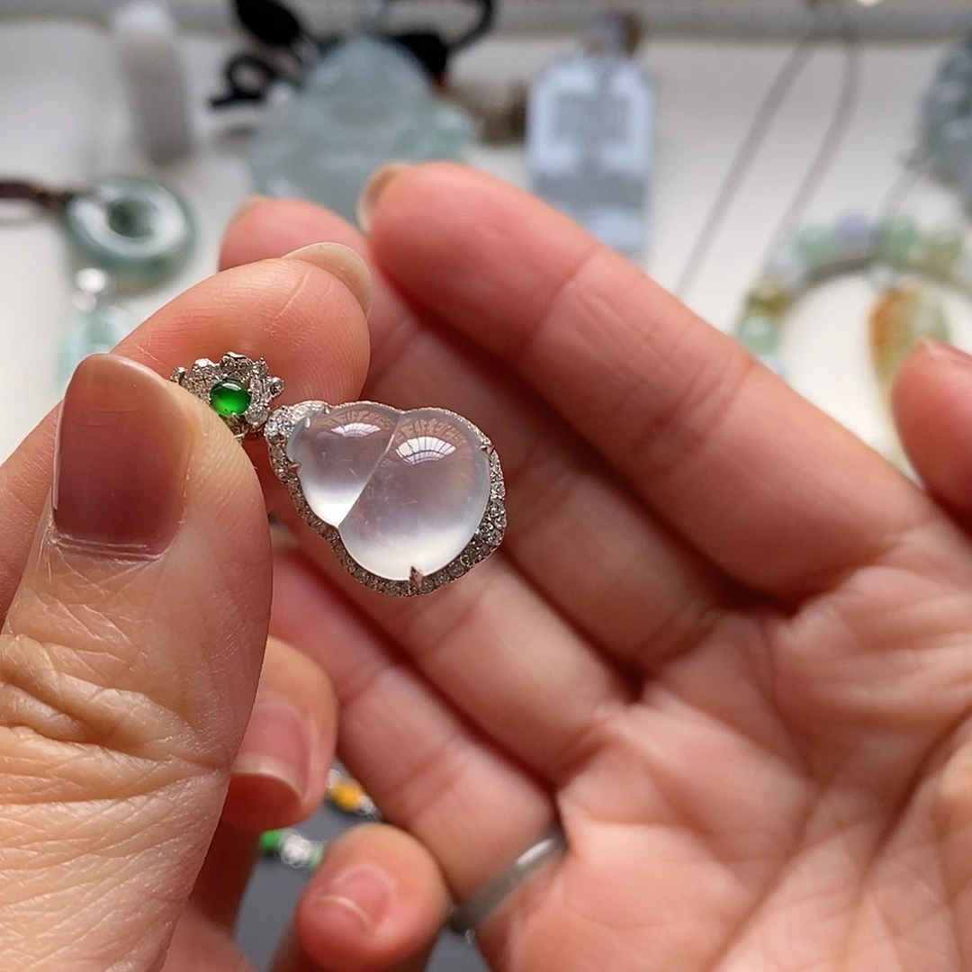 翡翠颈饰18K金镶嵌冰葫芦