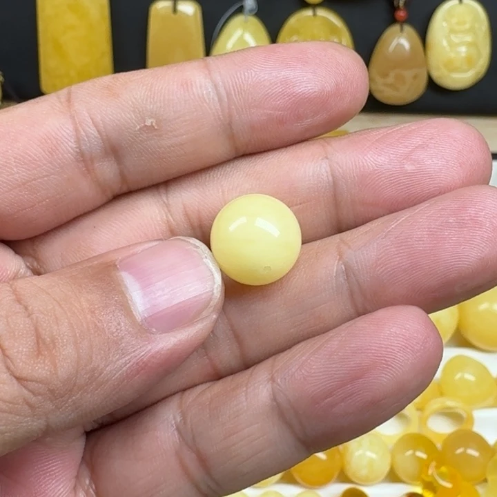 黑***棉蜜蜡未镶嵌珠宝奇石14+