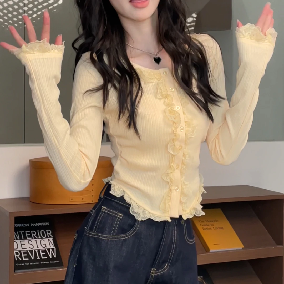 【现货】早春上新2025显瘦拼接花边纽扣百搭韩版设计感上衣DM6322