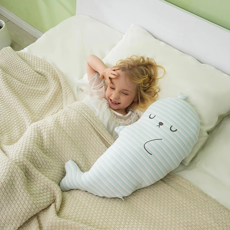 A类母婴可爱纯棉卡通鲸鱼抱枕透气安抚枕靠背陪伴侧睡夹腿可拆洗