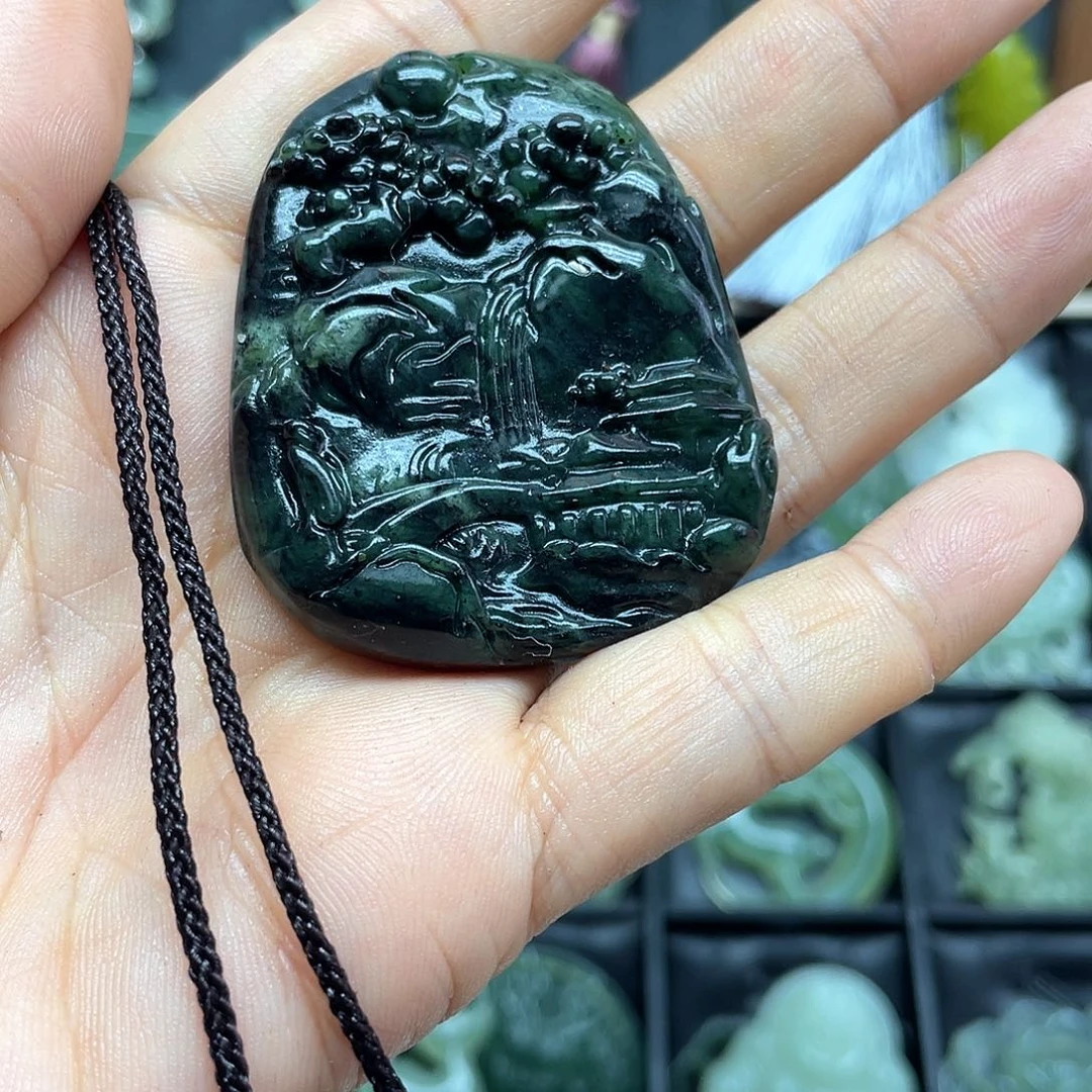 蛇纹石玉未镶嵌颈饰