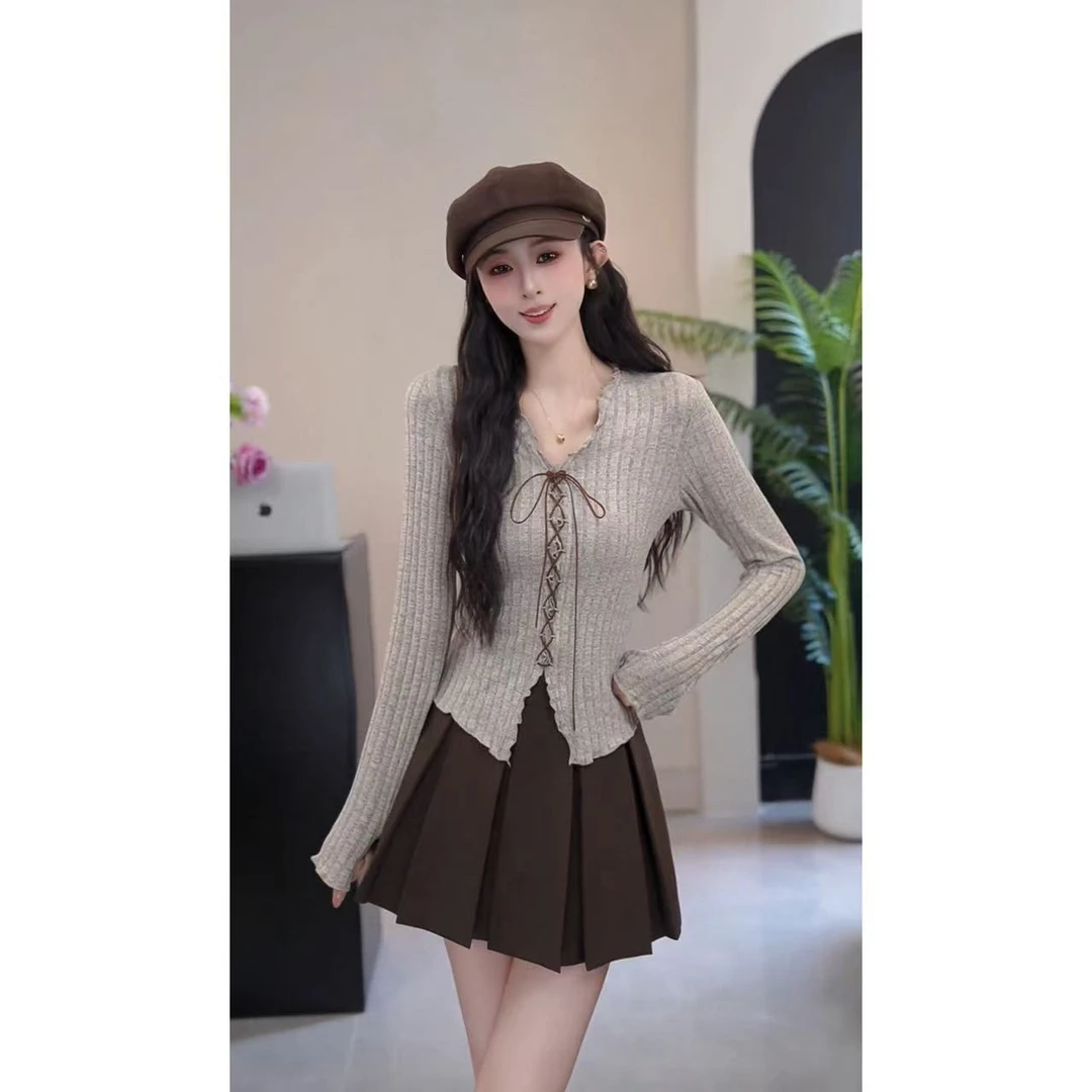 YUANLIANSU/圆脸酥【星辞旧檐】法式修身木耳边板带V领针织衫女秋季