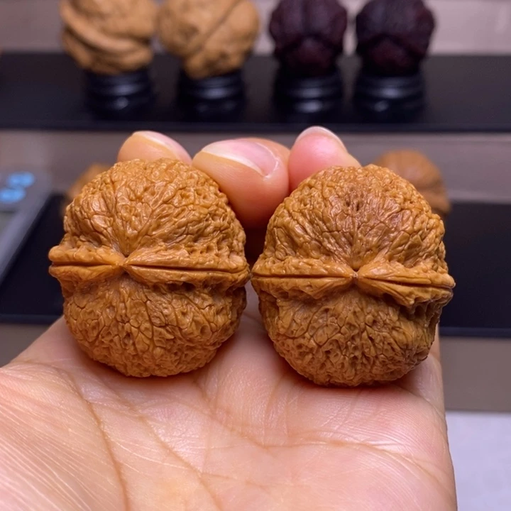 文玩核桃把件鱼子纹绣球57